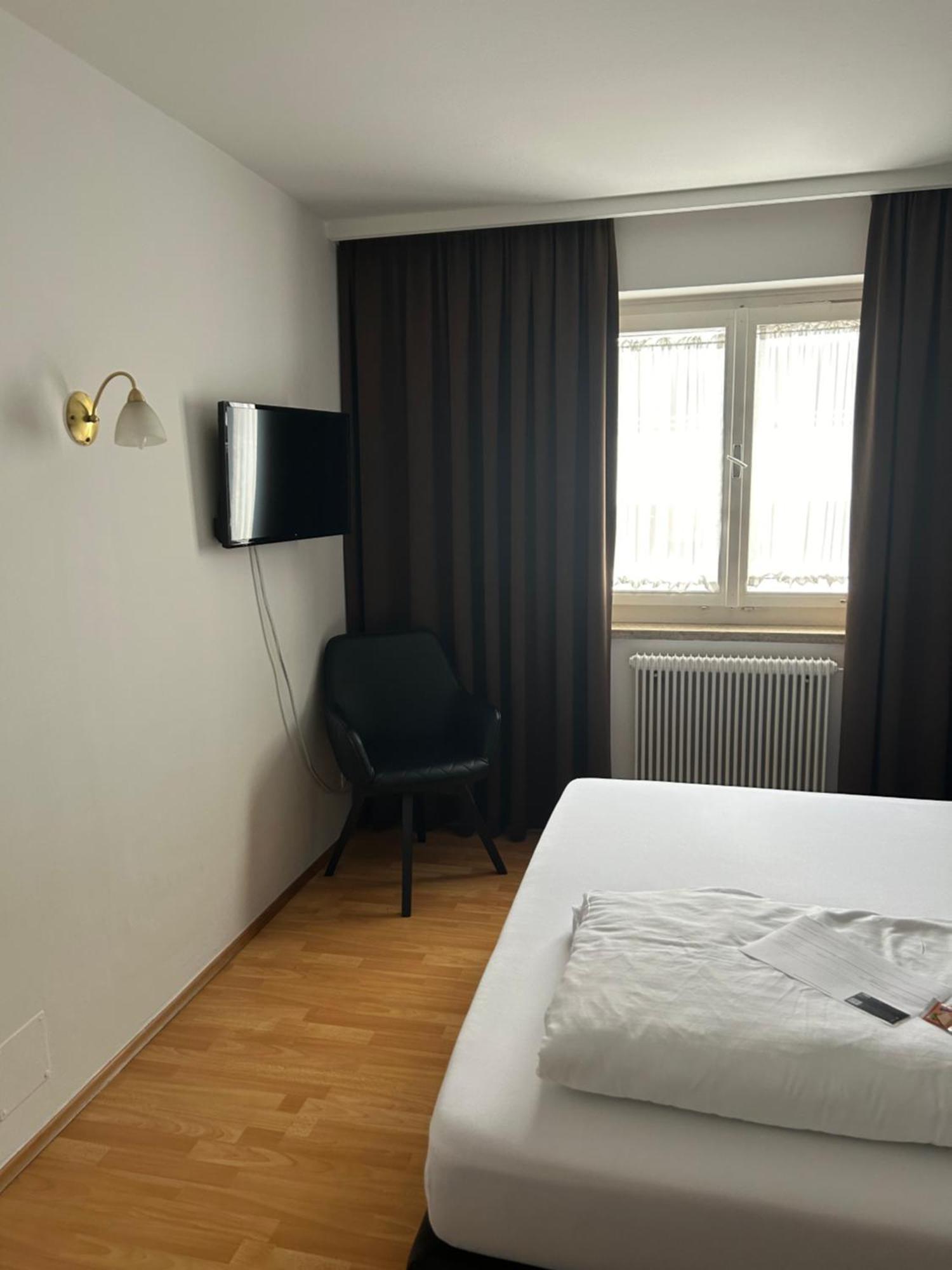 Hotel Berg Seekirchen am Wallersee Exterior photo