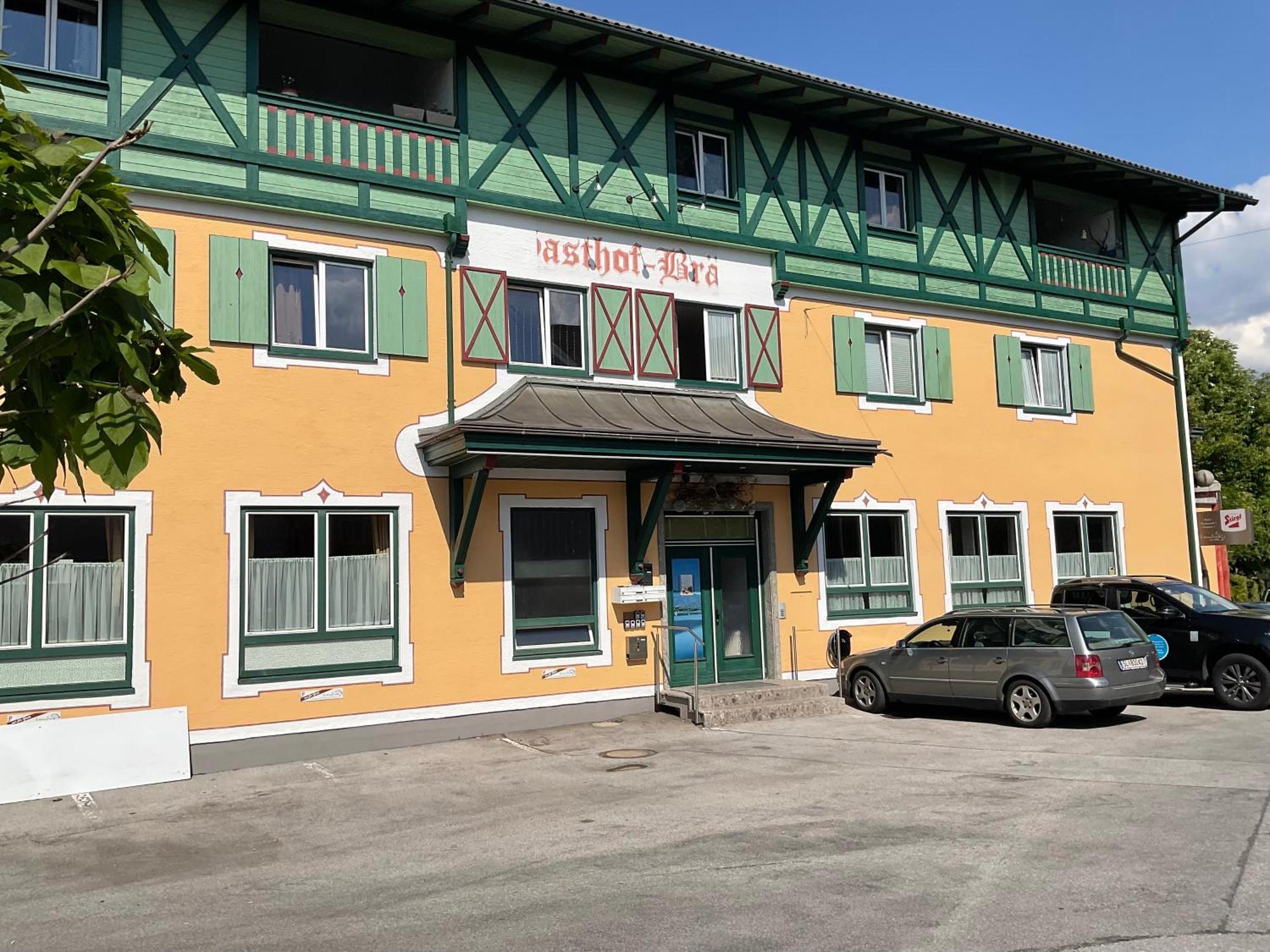 Hotel Berg Seekirchen am Wallersee Exterior photo